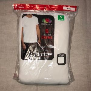 Men’s Fruit of the Loom Crew Neck Tees Size Small